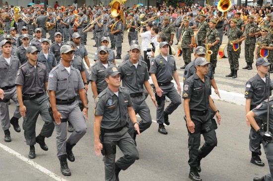 Aniversário de Vila Velha terá desfile cívico com participação de militares  e estudantes