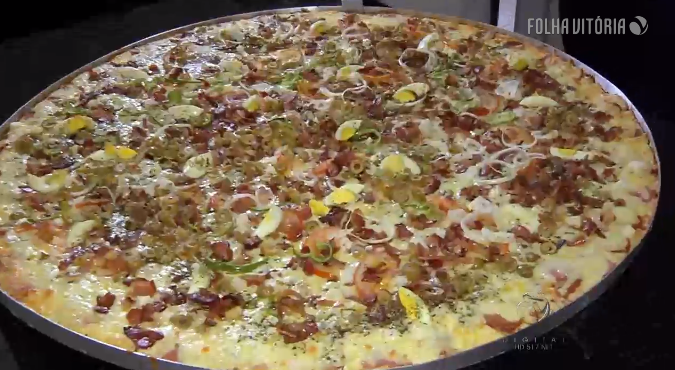 Pizza gigantesca em Itajaí no bairro São Vicente, ela tem 60cm de diâm