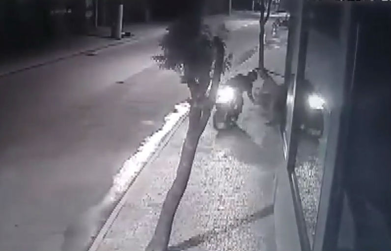 Polícia investiga 'tarado' que estaria atacando mulheres em Santa ... - Folha Vitória