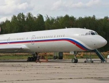 Resultado de imagem para Avião militar da Rússia cai com 93 a bordo e não há sinais de sobreviventes