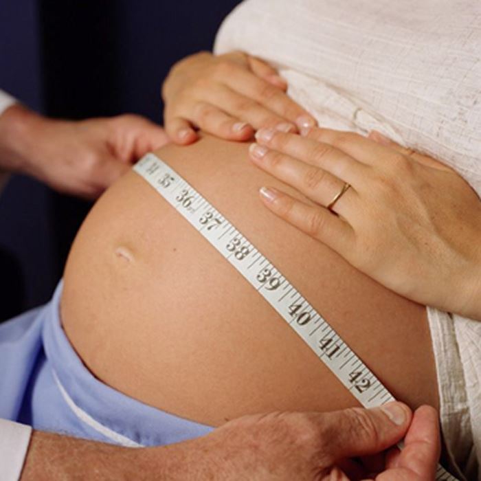 Ож и вдм. Измерение окружности живота. Измерение живота беременной. Измерение окружности живота беременной и высоты стояния. Измерение окружности живота и дна матки.